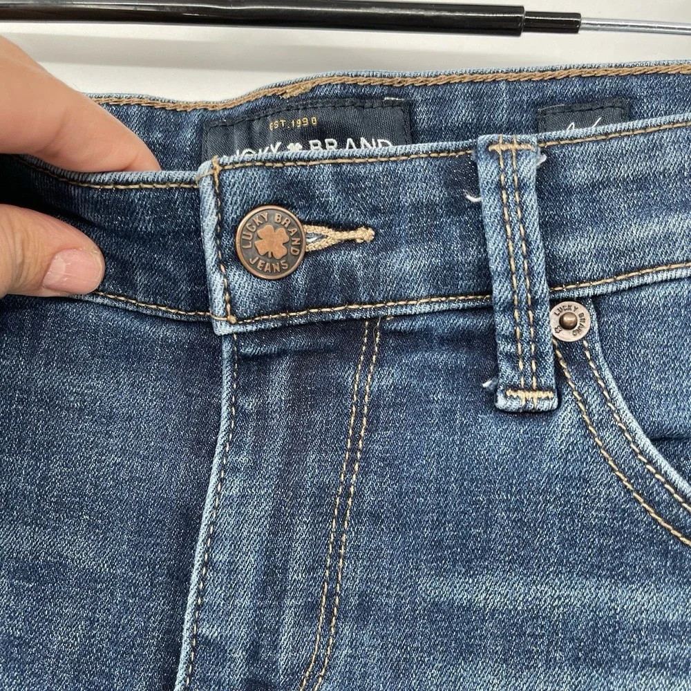 Lucky Brand 4/27 Bermuda Shorts‎ Womens Blue Medium Wash Stretch Denim Casual